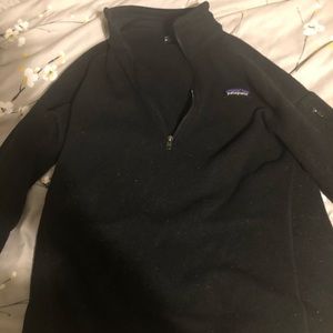 Black Patagonia Pull Over